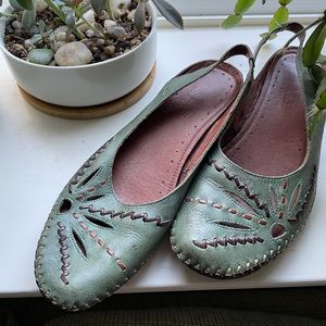 Pikolinos hand-stitched Spanish leather elegant low slingbacks size 37